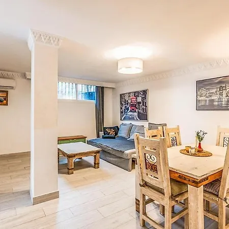 Majestic By The Heated Private Pool & Jacuzzi Villa *