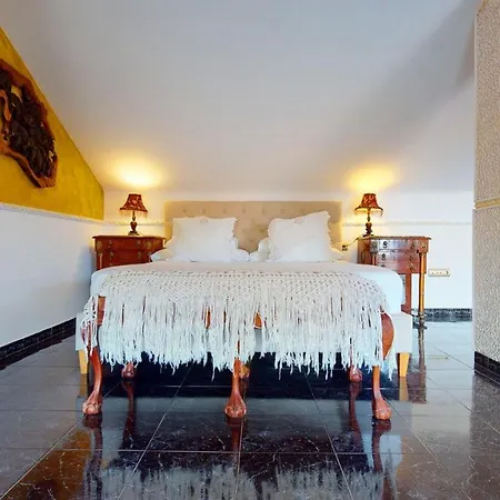 Majestic By The Beach Villa *
